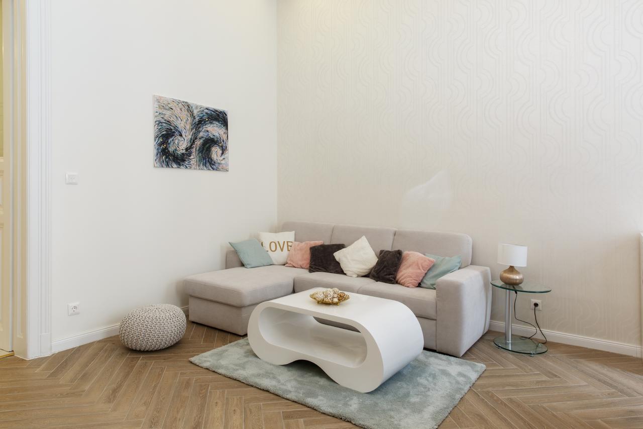 Jenny Luxury Two Bedrooms Apartment. 布达佩斯 外观 照片